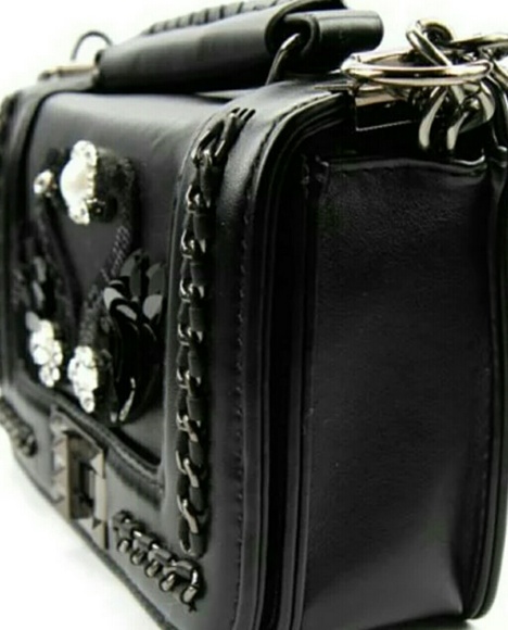 New black purse - Picture 2 of 4